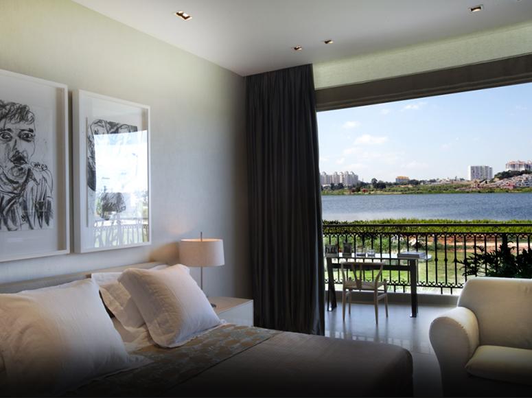 Central Park 3 Flower Valley The Room Banner